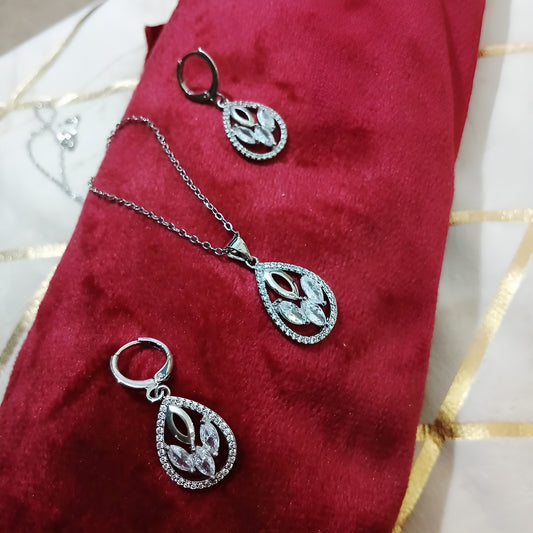 Elegant Teardrop Necklace & Earring Set – Irish Jewels